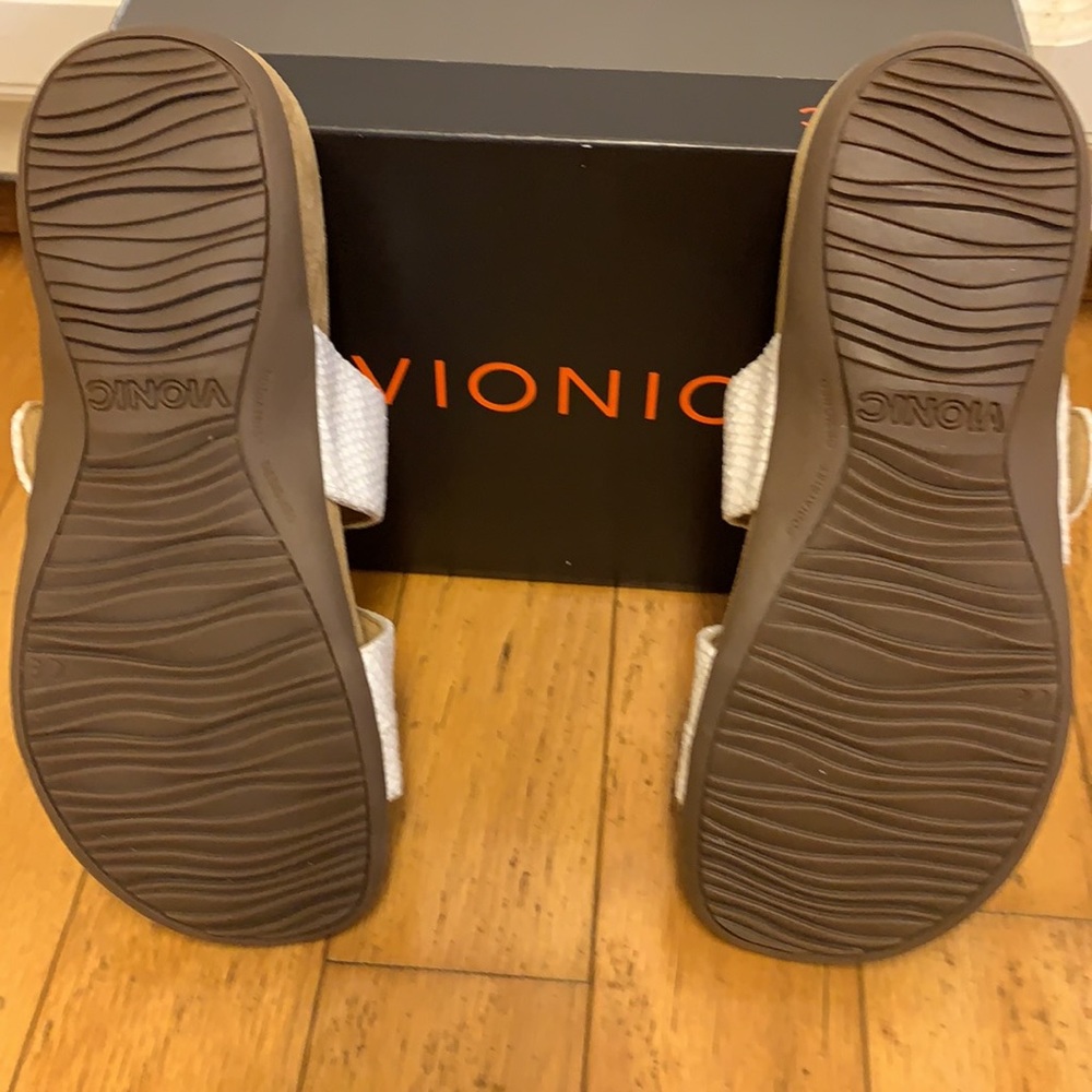 Vionic Rest Skylar White Snake Sz 7 - Nib - image 6